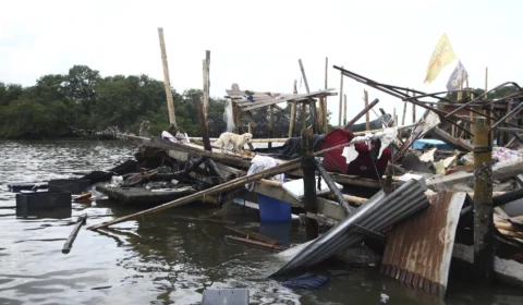Terremoto: sobe para 12 número de mortos em tremor no Equador