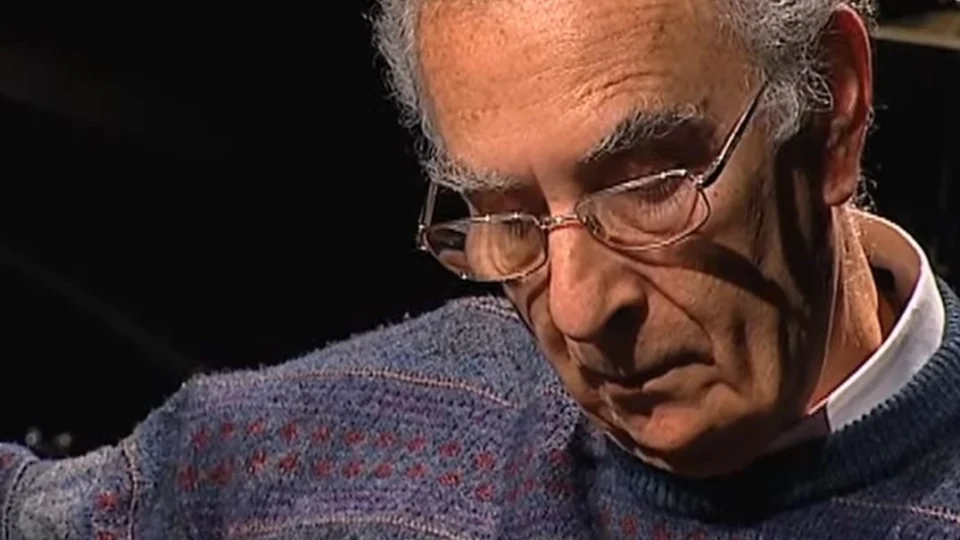 Compositor de ‘Disparada’, Théo de Barros, morre aos 80 anos em SP