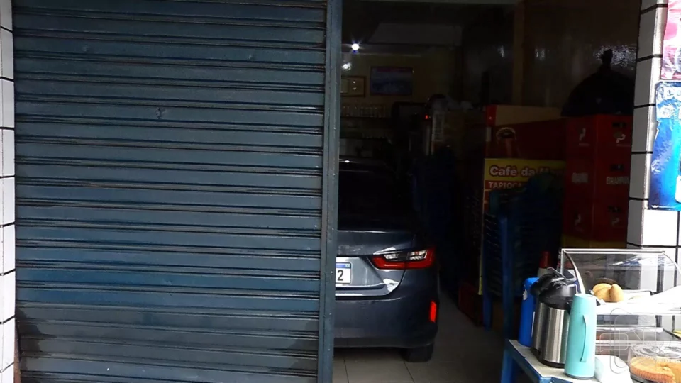 VÍDEO: bar é assaltado mais de 40 vezes e sofre roubo novamente em Manaus 