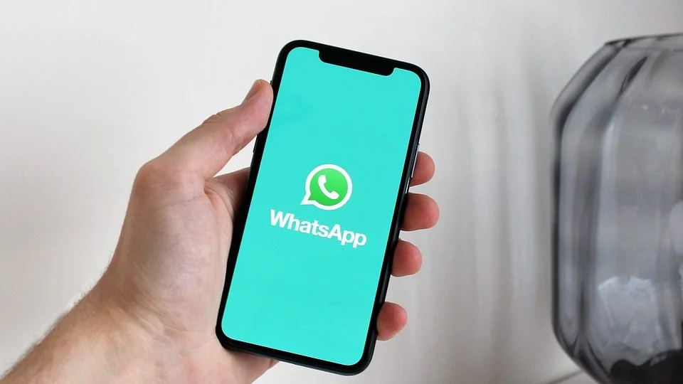 Banco Central libera compra pelo WhatsApp com cartão de crédito e débito