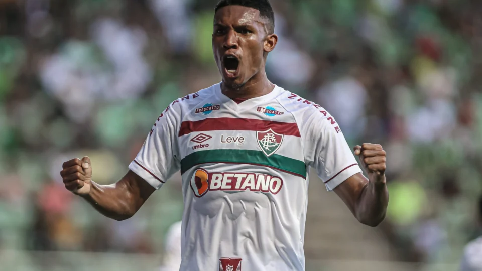 Fluminense faz grande 2º tempo e vence América-MG na estreia no Brasileirão
