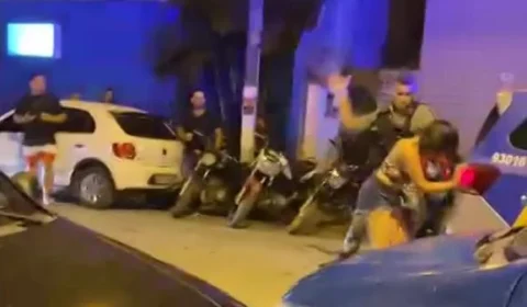 Vídeo: mulher é agredida com tapas e socos por dois policiais em PE