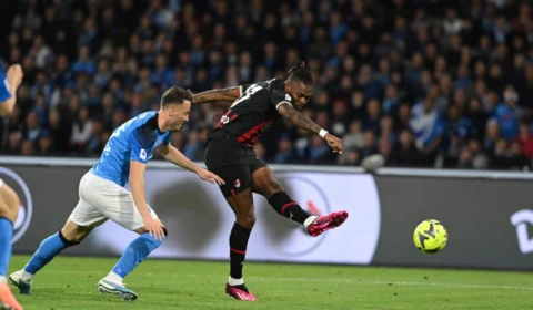 Campeonato Italiano: Milan arrasa o Napoli e sobe para o 3º lugar