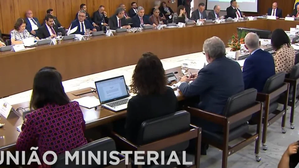 Lula faz reunião com ministros das áreas produtivas em Brasília