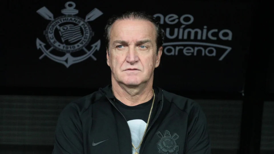 Após polêmicas, Cuca deixa comando do Corinthians