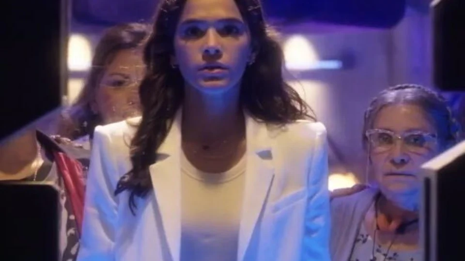 ‘Besouro Azul’: Bruna Marquezine aparece em primeiro trailer de filme; assista