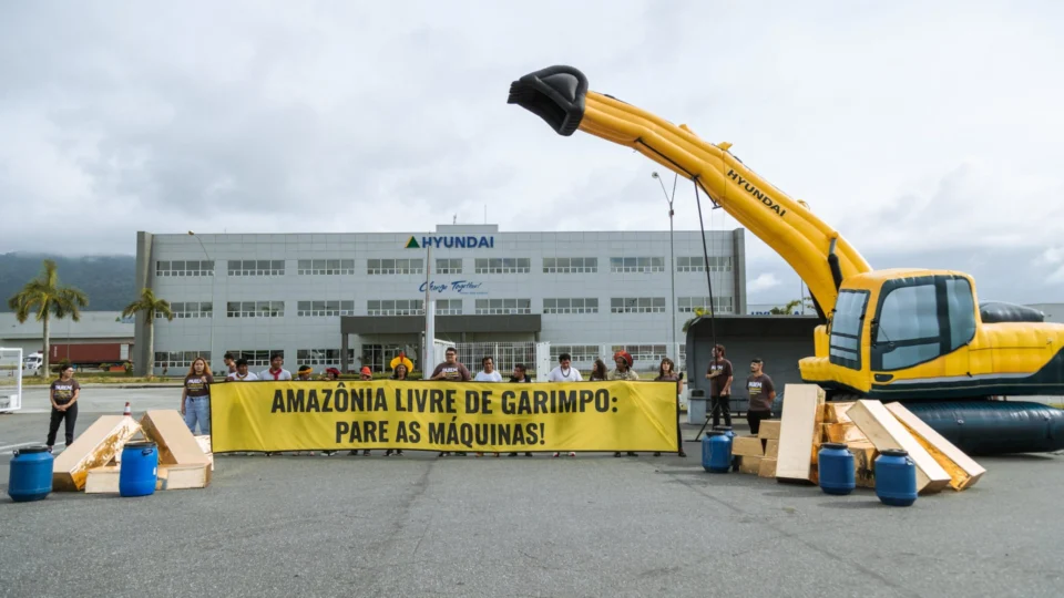 Greenpeace encontra 176 escavadeiras em terras indígenas