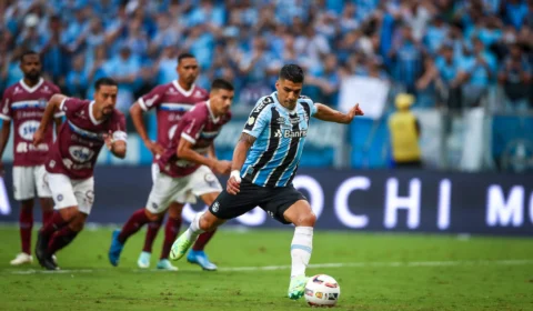 Campeonato Gaúcho: Grêmio vence Caxias por 1 a 0 e é hexacampeão