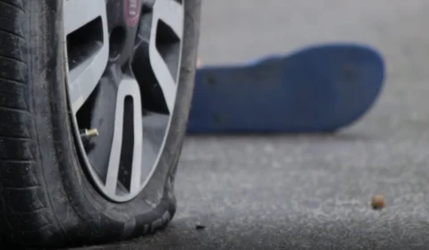 VÍDEO: homem é morto a tiros enquanto trocava pneu do carro em Manaus