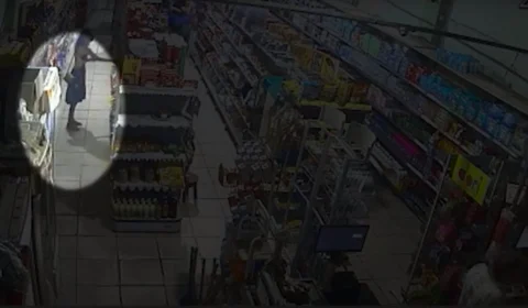 VÍDEO: mulher rouba leite e esconde debaixo do vestido em Manaus