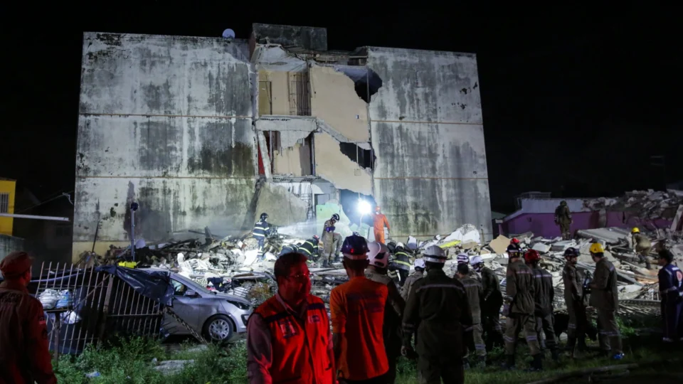 Número de mortes do desabamento de prédio em Olinda-PE sobe para 6