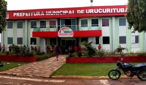 Justiça do Amazonas condena prefeito de Urucurituba e irmã por nepotismo