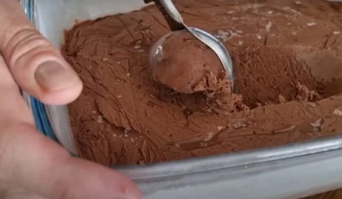 Receita Fácil – Sorvete de chocolate caseiro: opção pronta em 20 minutos