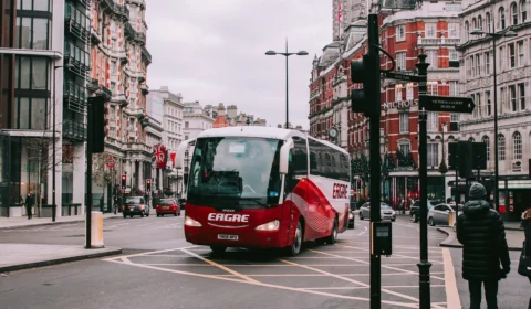Reino Unido investe em inteligência artificial para Saúde e Educação