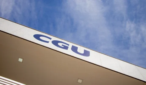 Servidor que vazou dados da vacinação de Bolsonaro é punido pela CGU