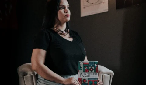 ‘Entre Pinheiros e Caimbés’ de escritora roraimense é lançado na Amazon