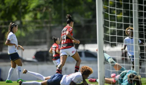 Brasileiro Feminino: Flamengo vence Bahia e assume liderança