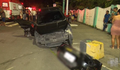 VÍDEO: carro de luxo causa grave acidente em cruzamento do Centro de Manaus
