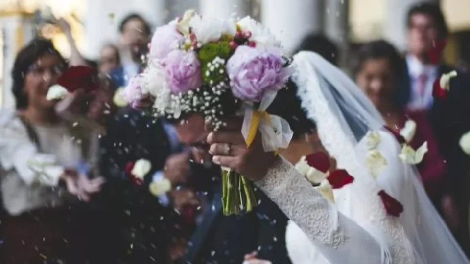 Brasil registra, em média, oito casamentos por dia envolvendo adolescentes
