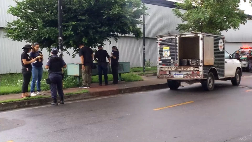 VÍDEO: corpo de recém-nascido é encontrado em lixeira no Centro de Manaus