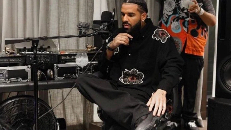 Drake vai parar em canção que não gravou, e IA também preocupa mercado da música