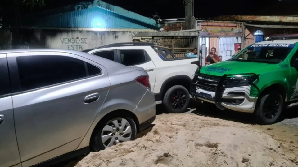 VÍDEO: família é feita refém em casa por três suspeitos na Zona Leste de Manaus