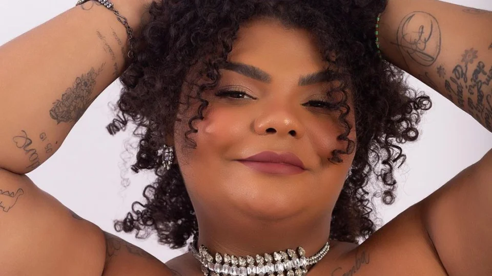 Após críticas por expor crime sexual, filha de Arlindo Cruz rebate críticas