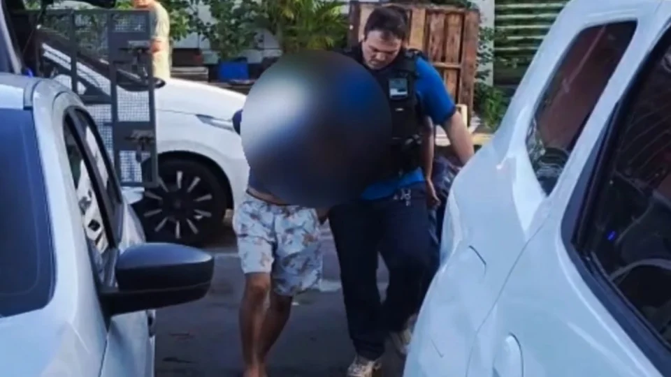 VÍDEO: homem é preso após fazer mãe e bebê reféns durante roubo em Manaus