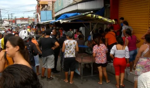 VÍDEO: homem morre baleado por suspeitos em feira da Zona Leste de Manaus