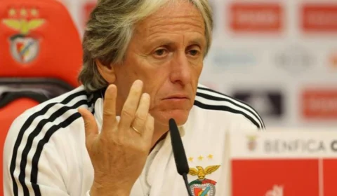Flamengo cogita esperar fim de contrato de Jorge Jesus para fechar acordo