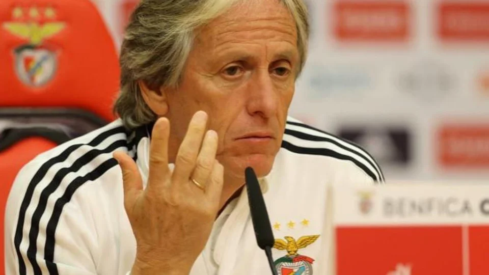 Flamengo cogita esperar fim de contrato de Jorge Jesus para fechar acordo