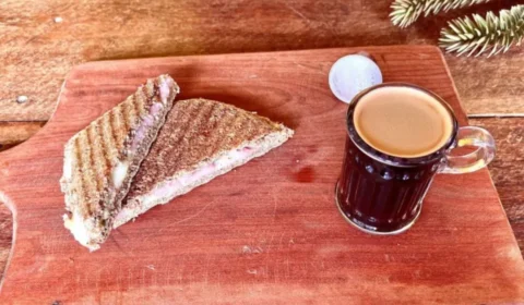 Receita Fácil – Misto quente de aveia: opção prática pronta em 6 minutos