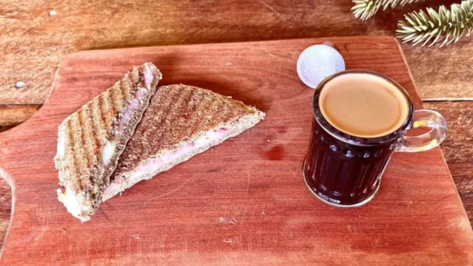 Receita Fácil – Misto quente de aveia: opção prática pronta em 6 minutos