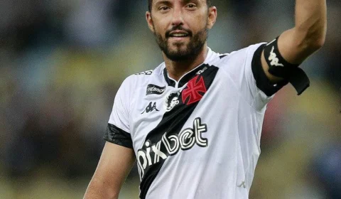 Nenê é liberado pelo Vasco e anuncia aposentadoria no fim do ano