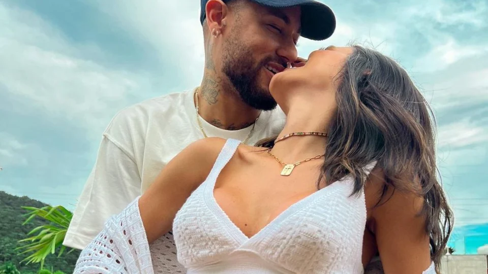 Neymar e Bruna Biancardi anunciam gravidez: ‘Sonhamos com a sua vida’