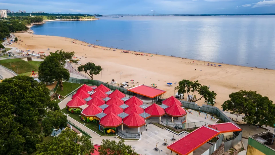 Confira cuidados para banho na Ponta Negra, em Manaus, no feriado