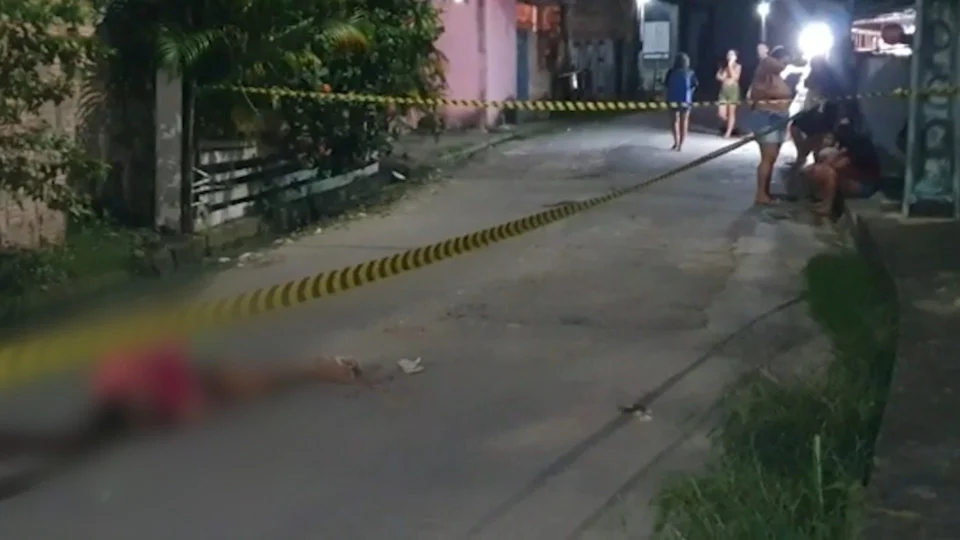 VÍDEO: tiroteio deixa um morto e outro baleado na Zona Norte de Manaus