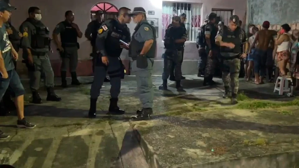 Três pessoas são mortas a tiros em frente de casa na Zona Norte de Manaus