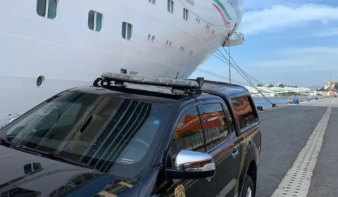 Turista francês é preso com 4,8kg de cocaína amarrados ao corpo em Porto do Rio