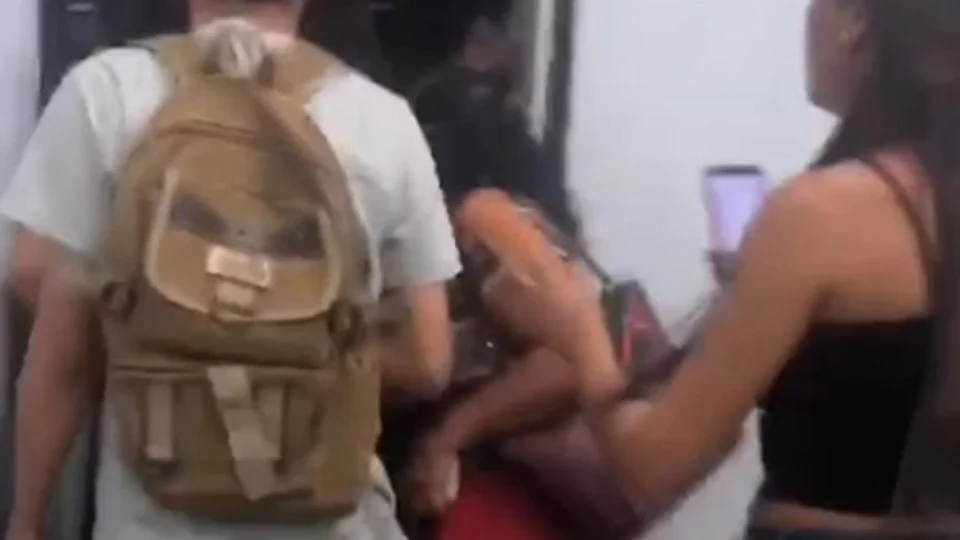 Vídeo: universidade vive ‘noite de terror’ após invasão de homens armados no AM