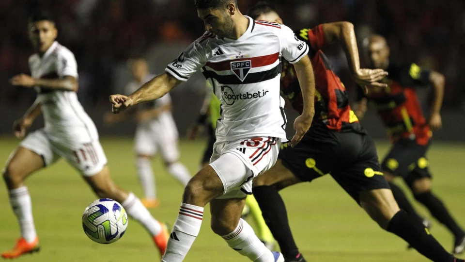 São Paulo vence Sport Recife por 2 a 0 na Ilha do Retiro pela Copa do Brasil