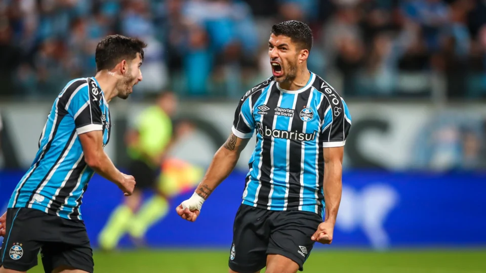 Grêmio x Internacional: confira escalações e horário do jogo neste domingo, 21