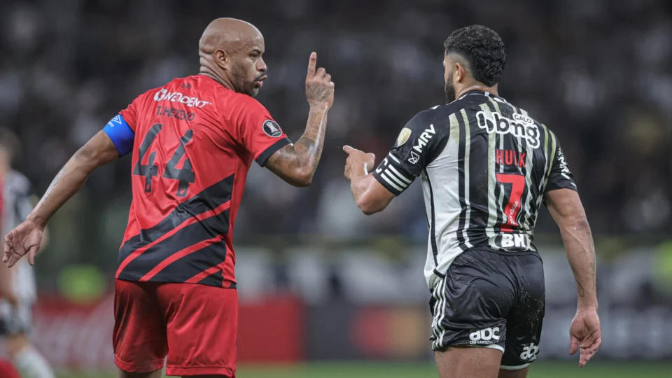 Atlético-MG vence Athletico-PR no jogo do Grupo G pela Libertadores