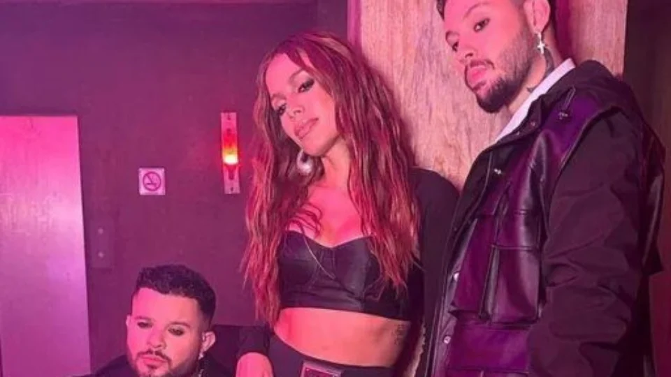 Anitta e HITMAKER mostram ‘o caminho’ no clipe de ‘NU’; assista
