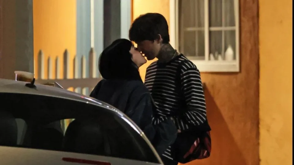 Billie Eilish e Jesse Rutherford terminam namoro após menos de um ano