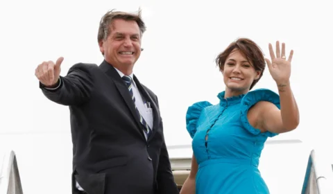 Alexandre de Moraes autoriza quebra de sigilo fiscal de Bolsonaro e Michelle