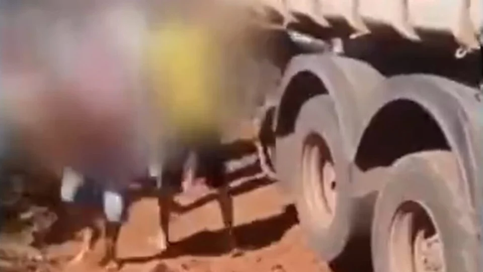 Caminhão tomba na BR-153 e produtos são saqueados em Figueirópolis-TO