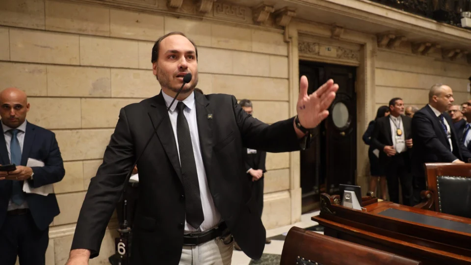 Justiça do RJ deverá rejulgar queixa-crime do PSOL contra Carlos Bolsonaro