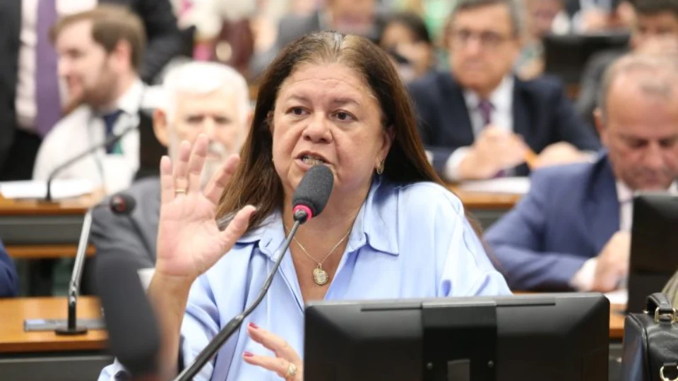 Certidão ‘nada consta’ pode ser exigida para quem trabalha com crianças; entenda