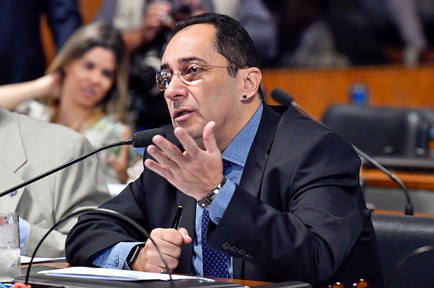 Karujo propõe lei de estacionamento grátis para idosos e PCD